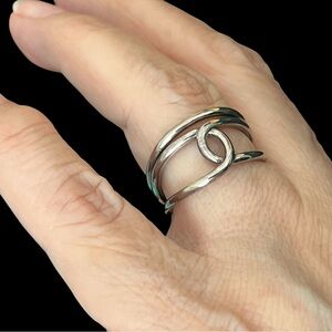 Stainless steel Swirl Open Band Ring 7
